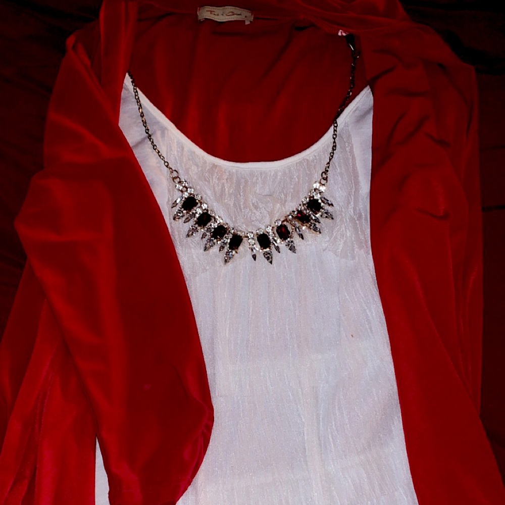 Size small blouse with necklace! ♥️